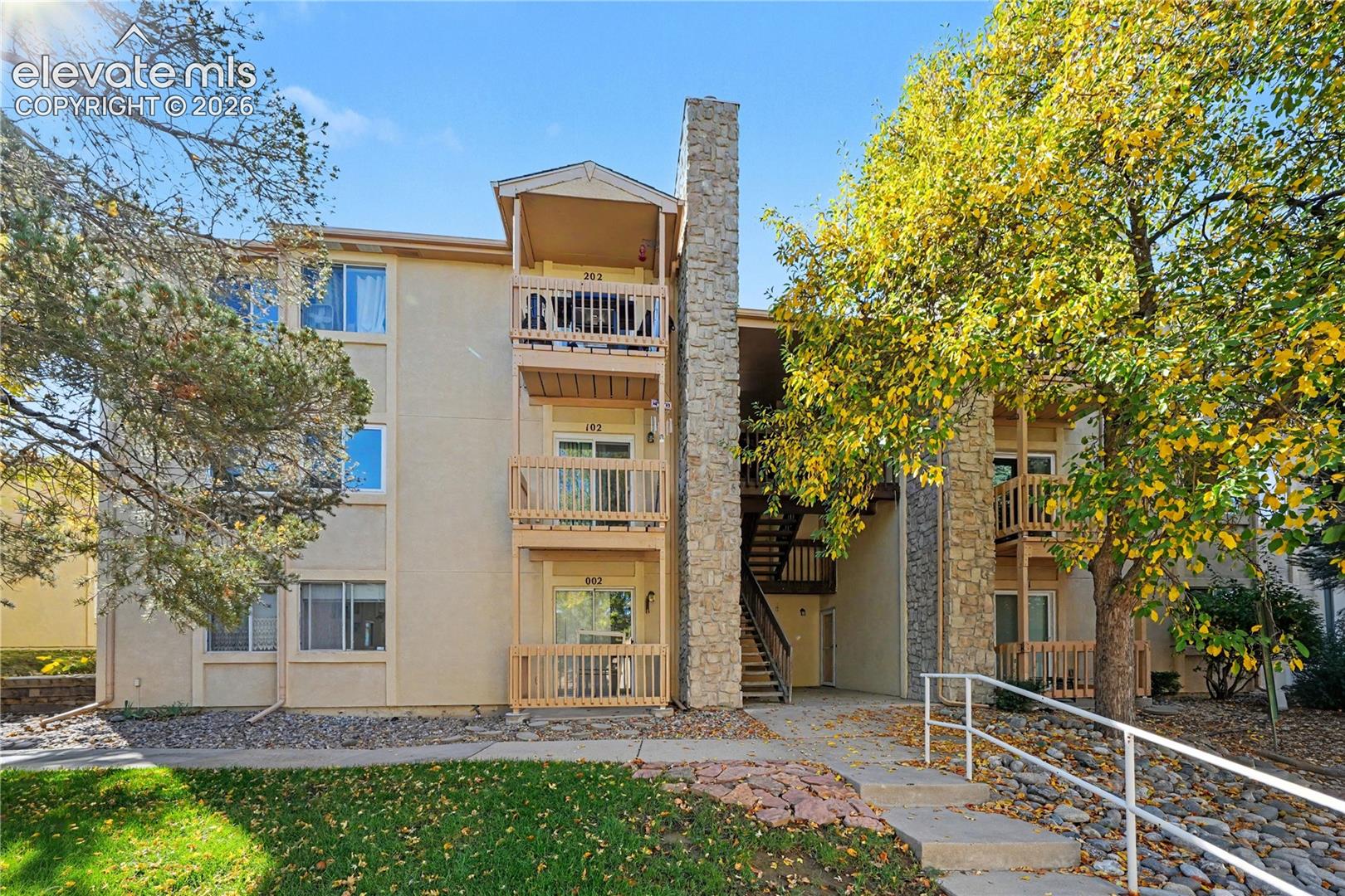 842 Tenderfoot Hill Road Unit 101 — photo