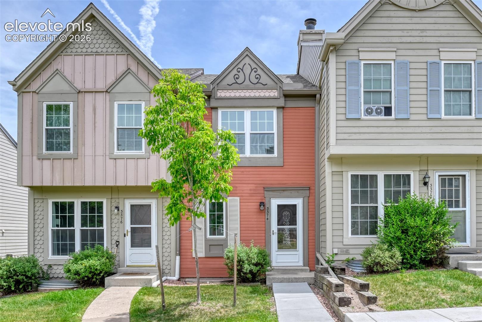 3374 Queen Anne Way — photo