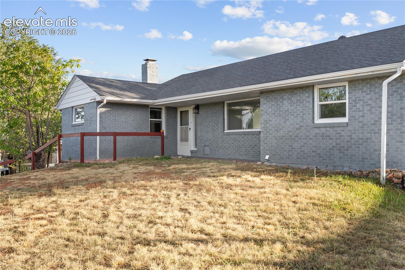 1606 Navajo Circle — photo
