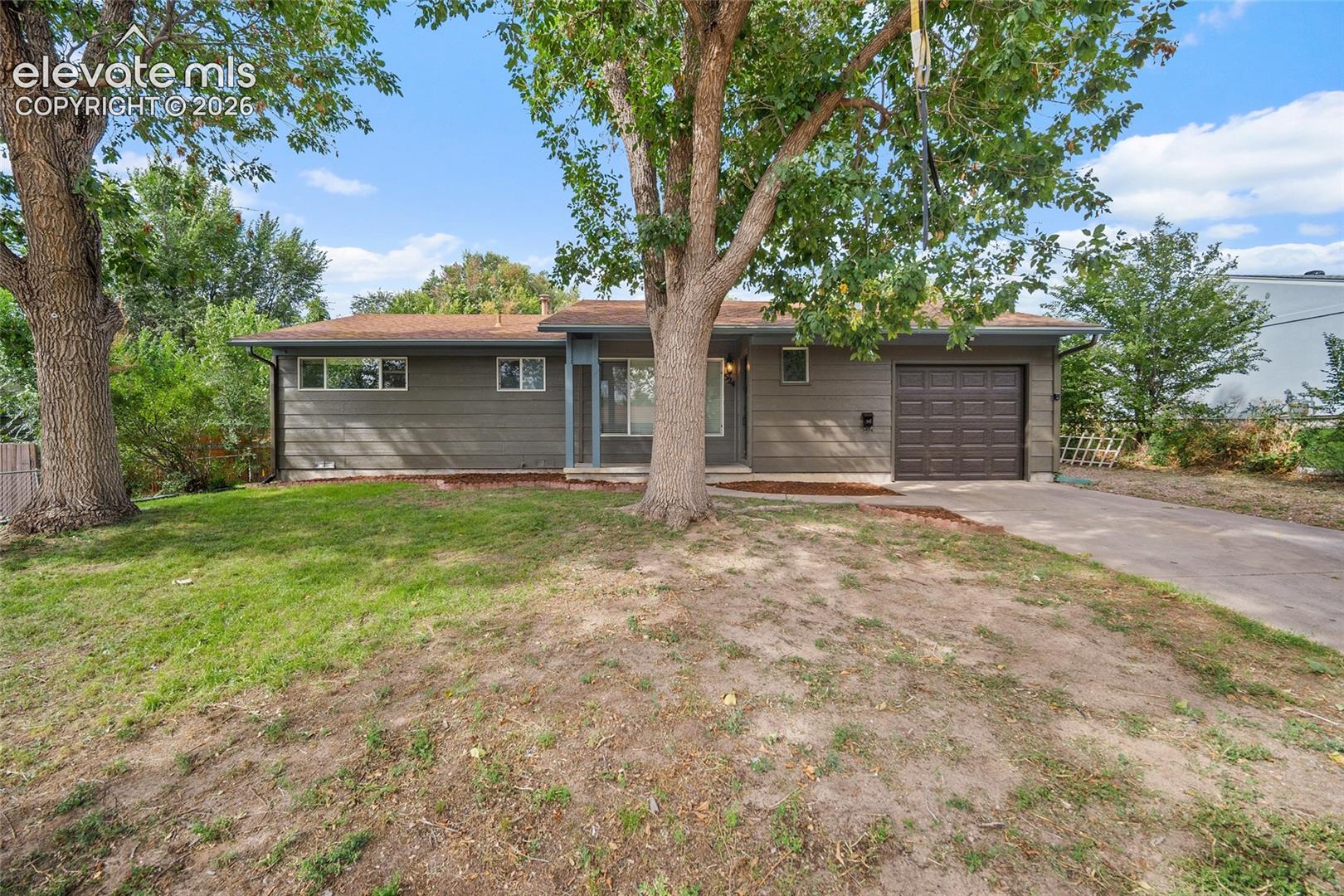 524 Acoma Drive — photo