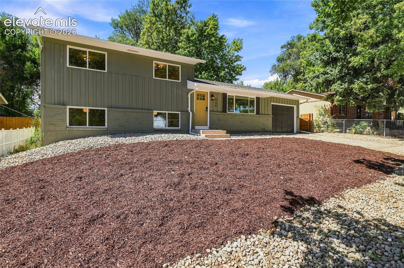 934 Bowser Drive — photo