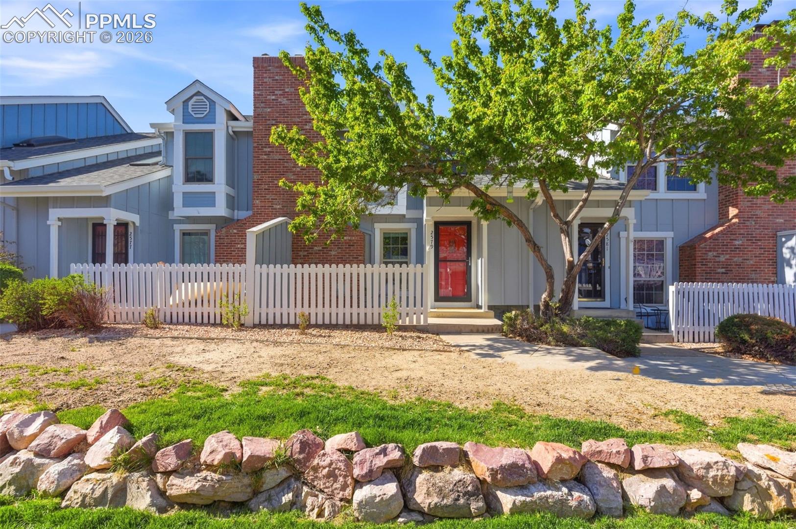 2579 Hatch Circle — photo
