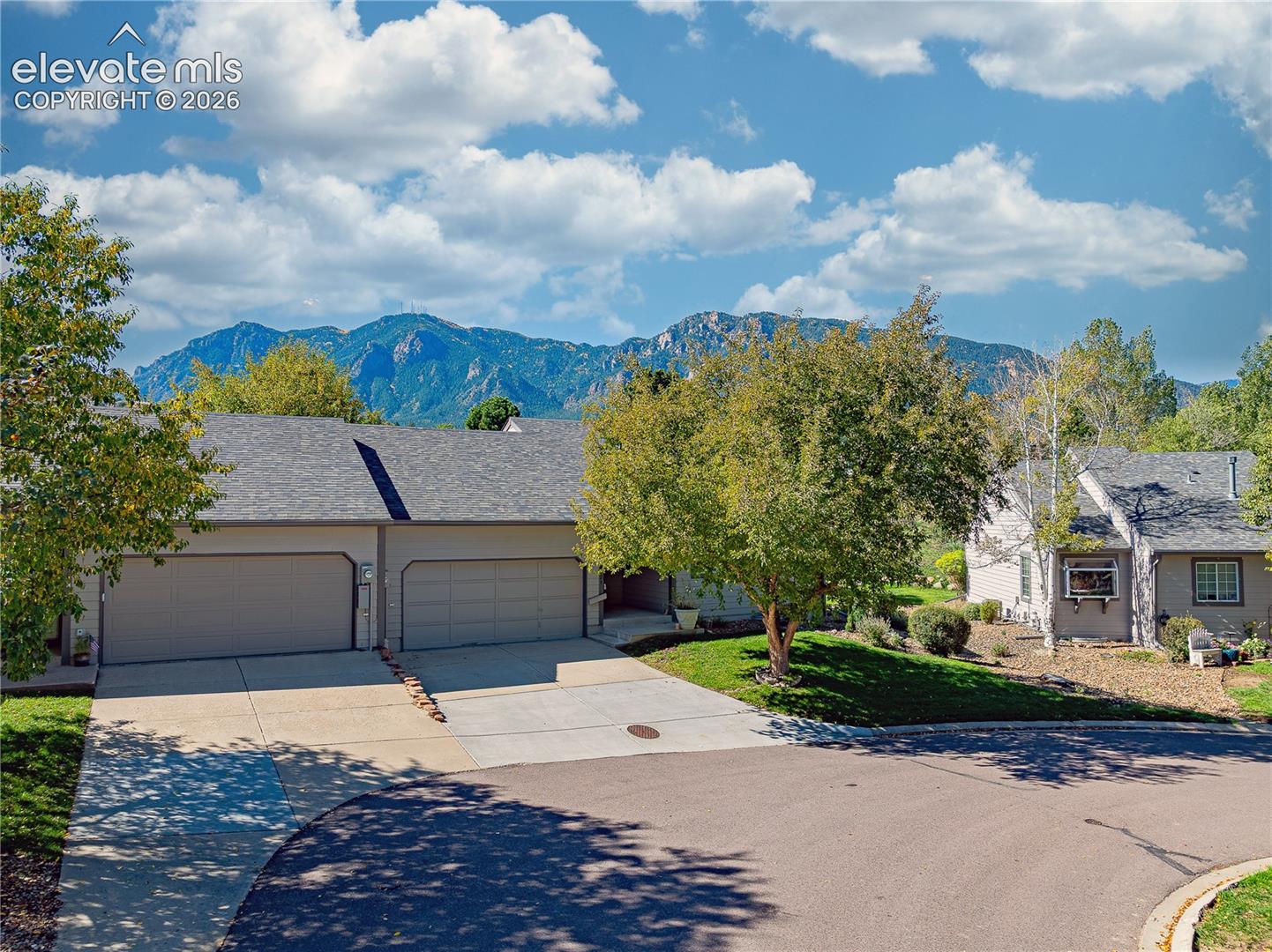 120 Cobblestone Drive — photo