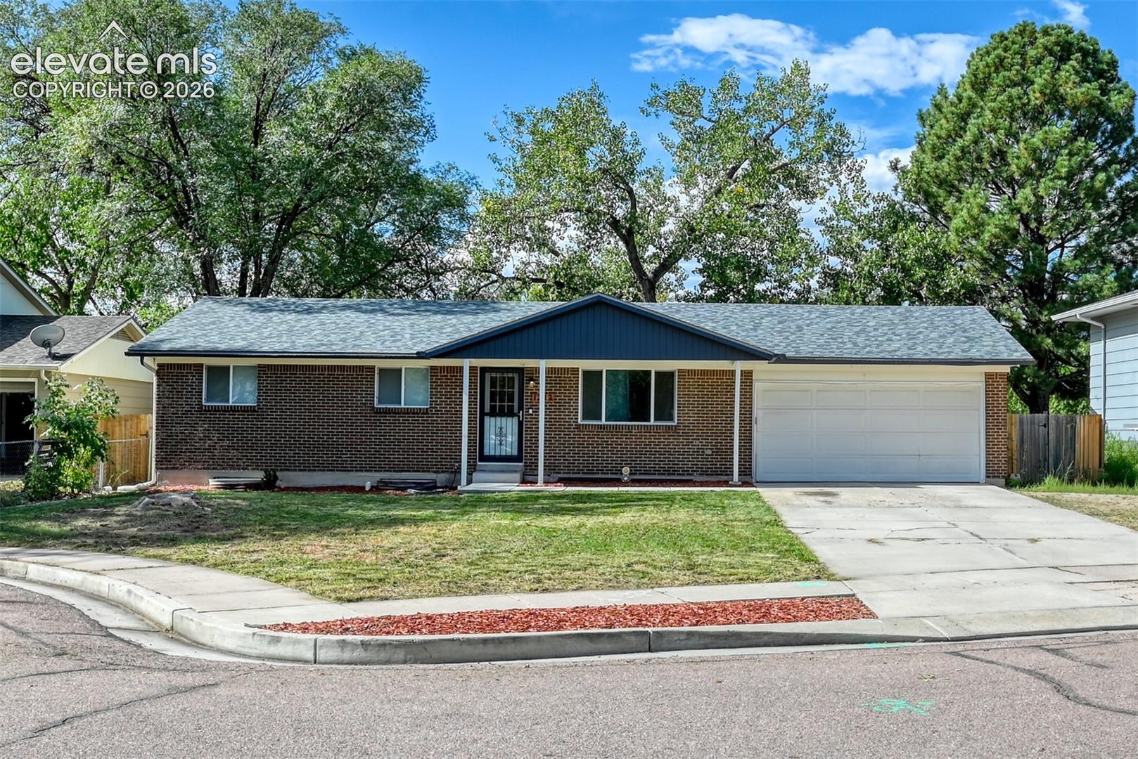 1222 De Reamer Circle — photo