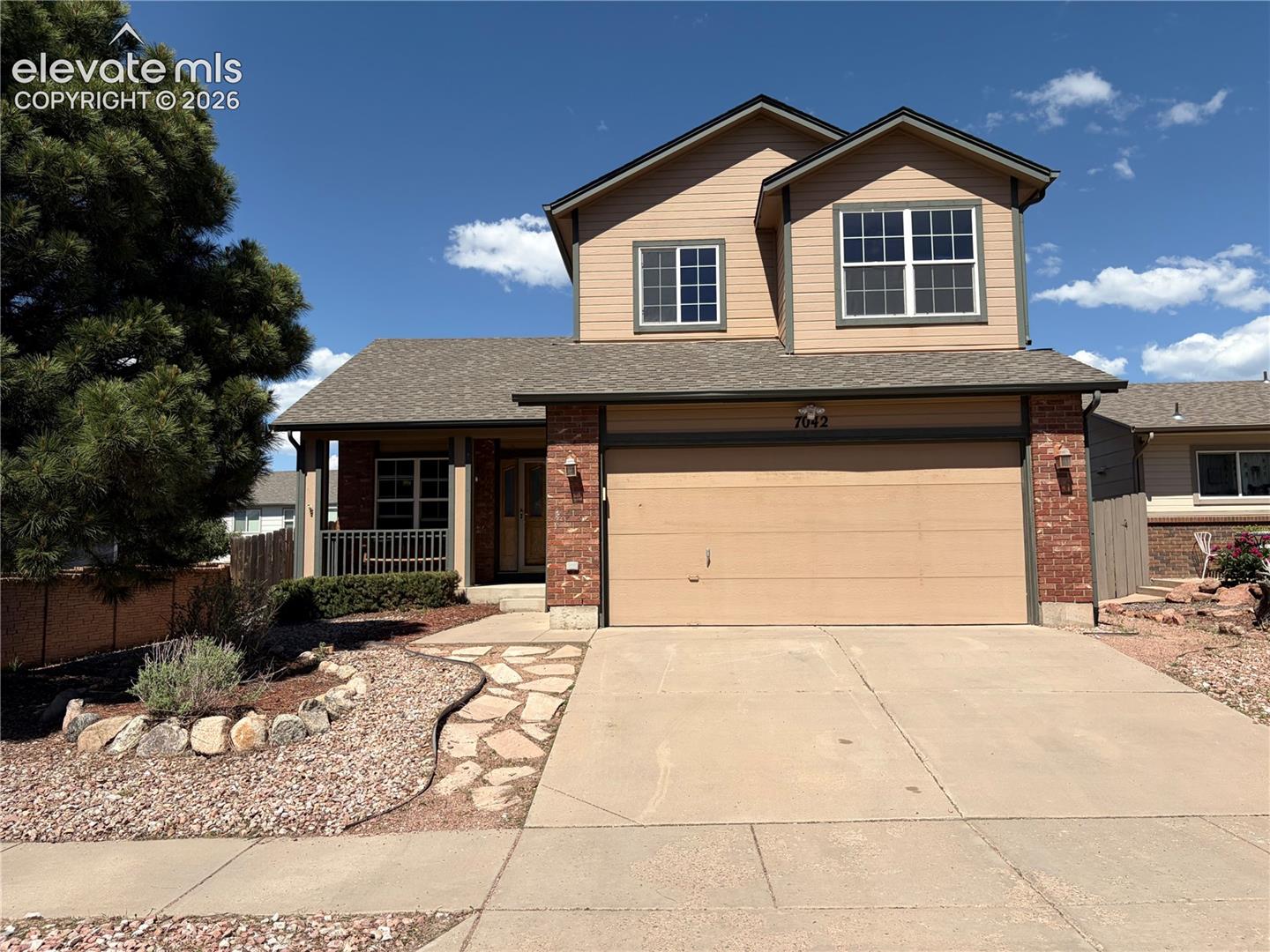 7042 Grand Prairie Drive — photo