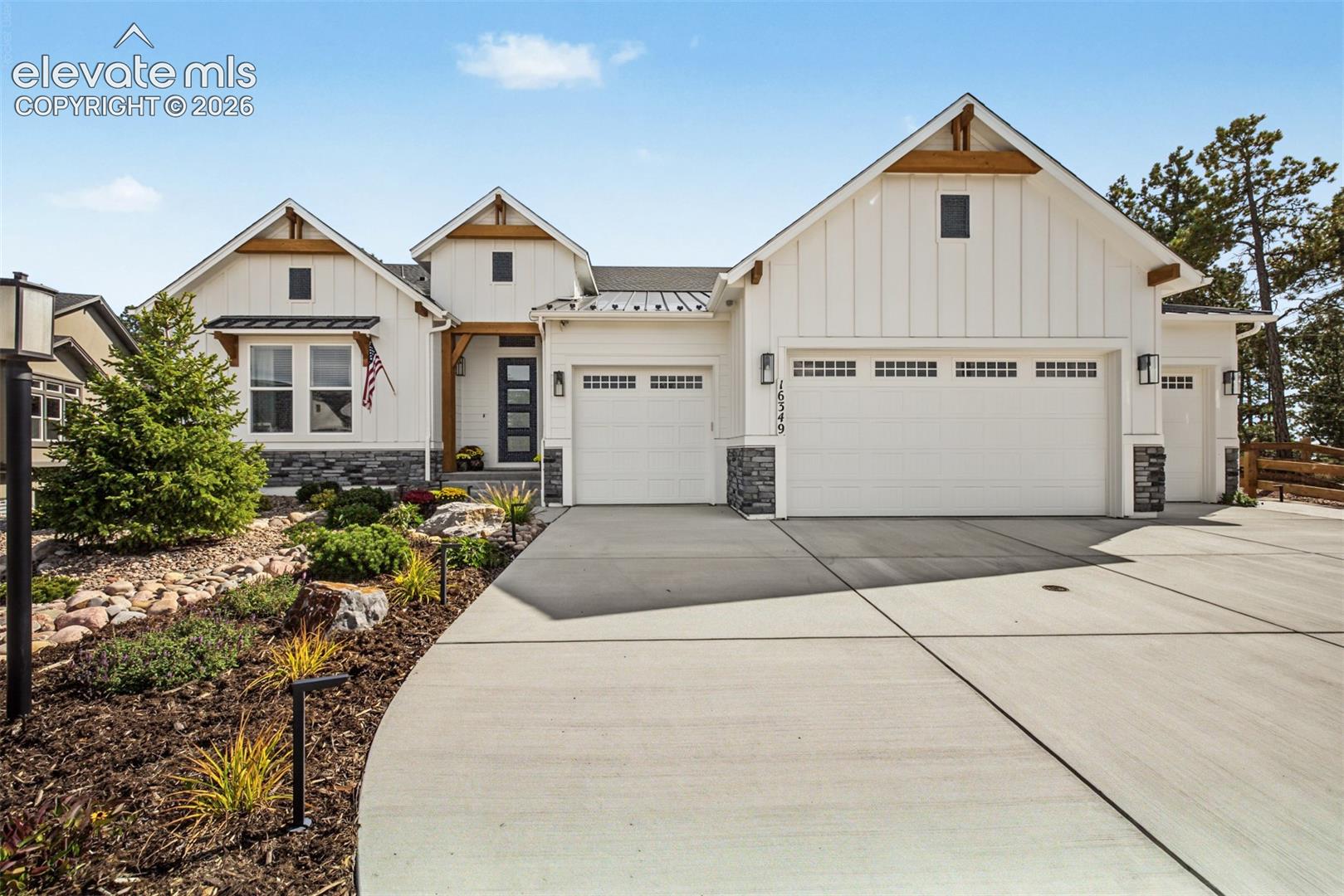 16349 Treetop Glory Court — photo