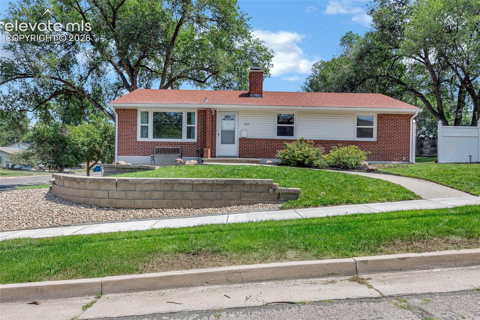 1515 McArthur Avenue — photo