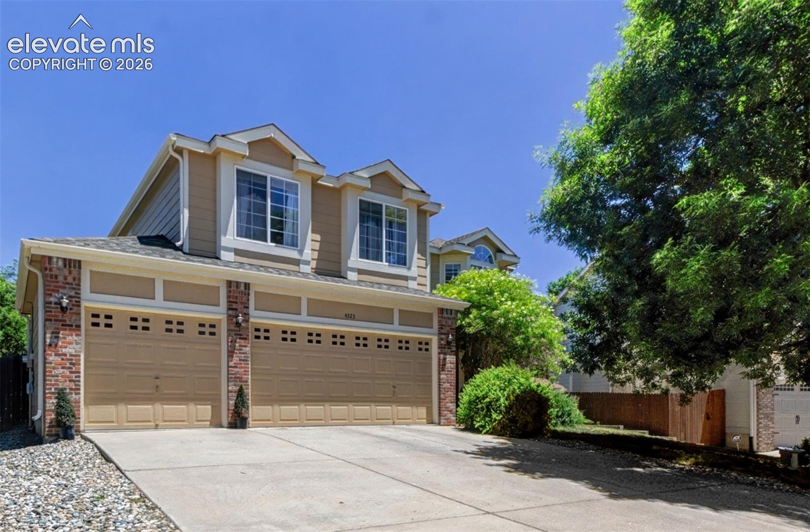 4323 Round Hill Drive — photo