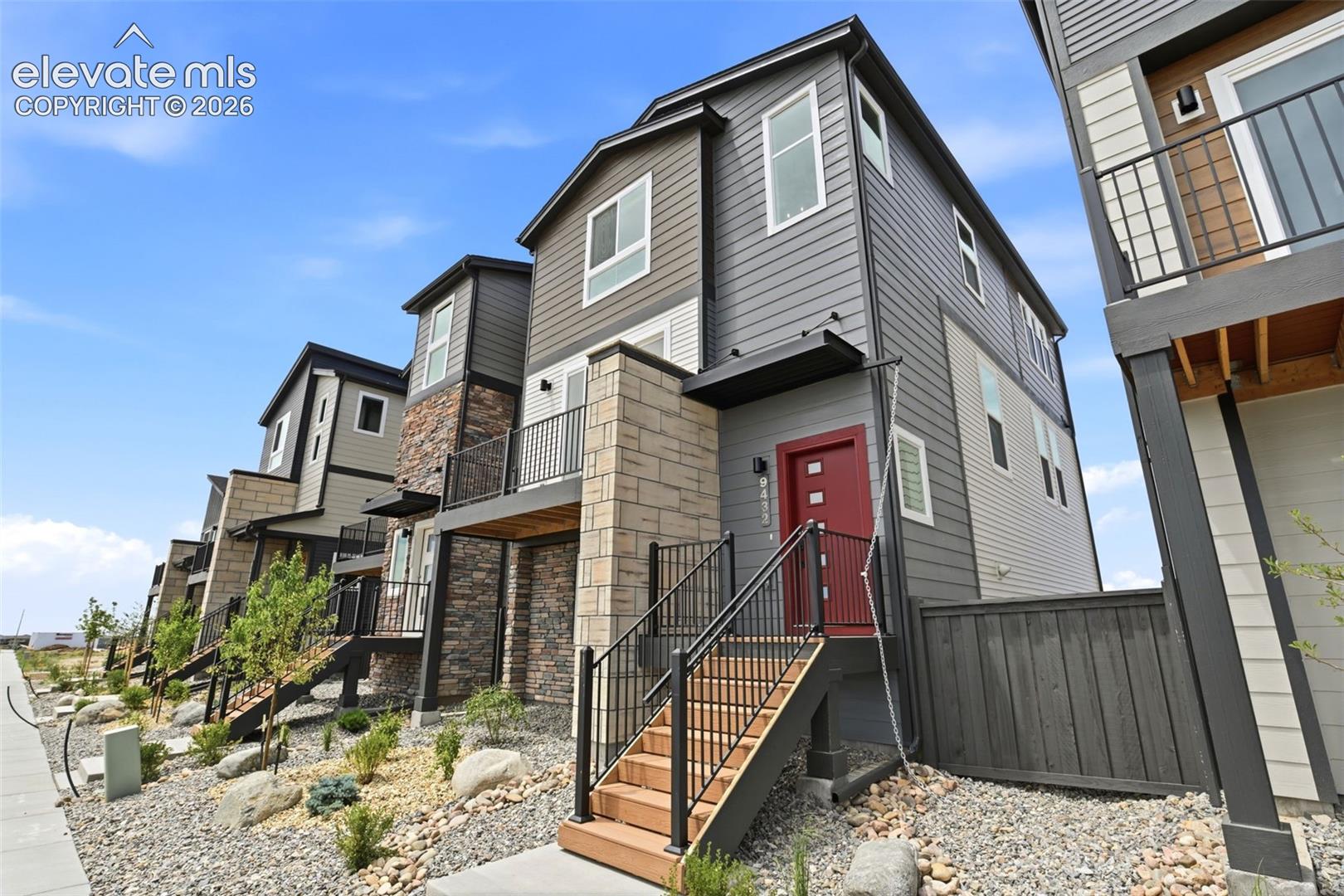 9432 Traveler Terrace — photo