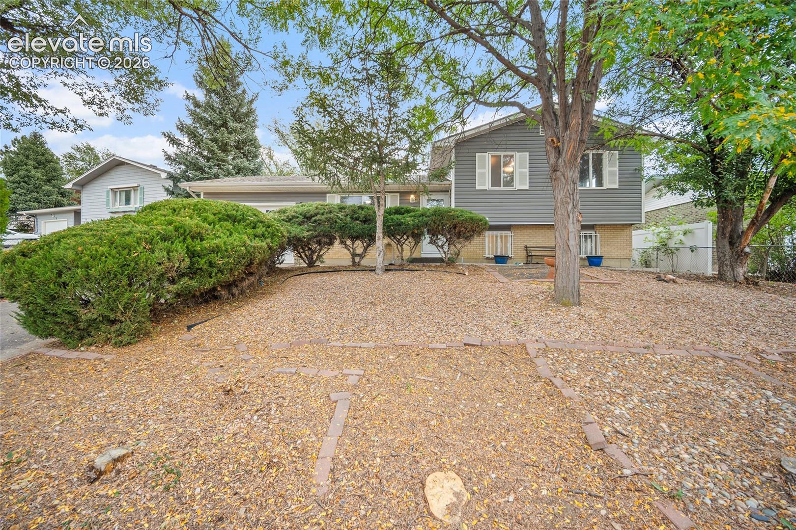 1021 De La Vista Place — photo