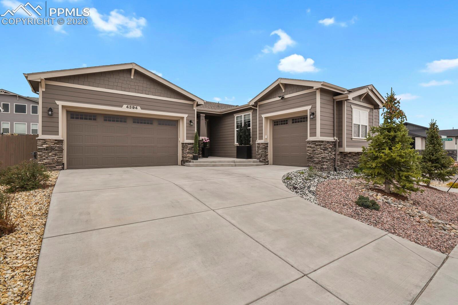 4394 Hanging Lake Circle — photo