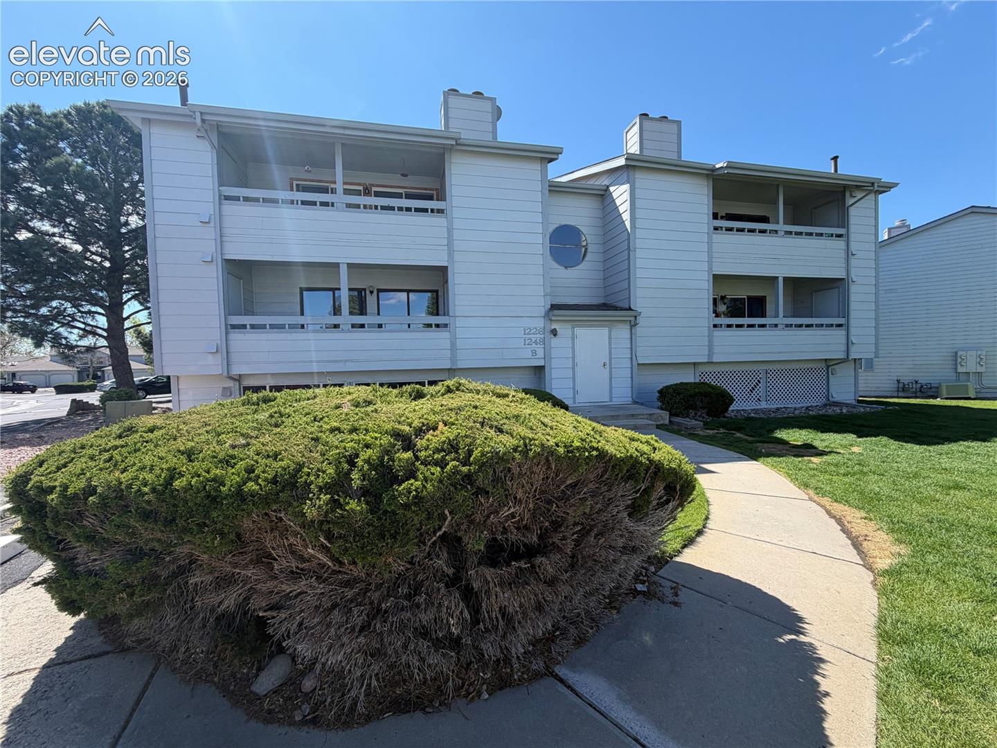 1228 Firefly Circle — photo