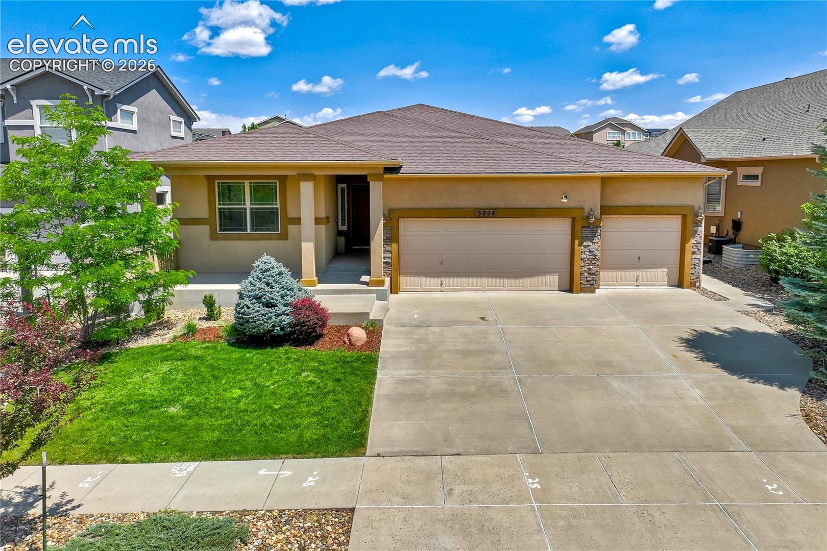 5228 Monarch Crest Way — photo