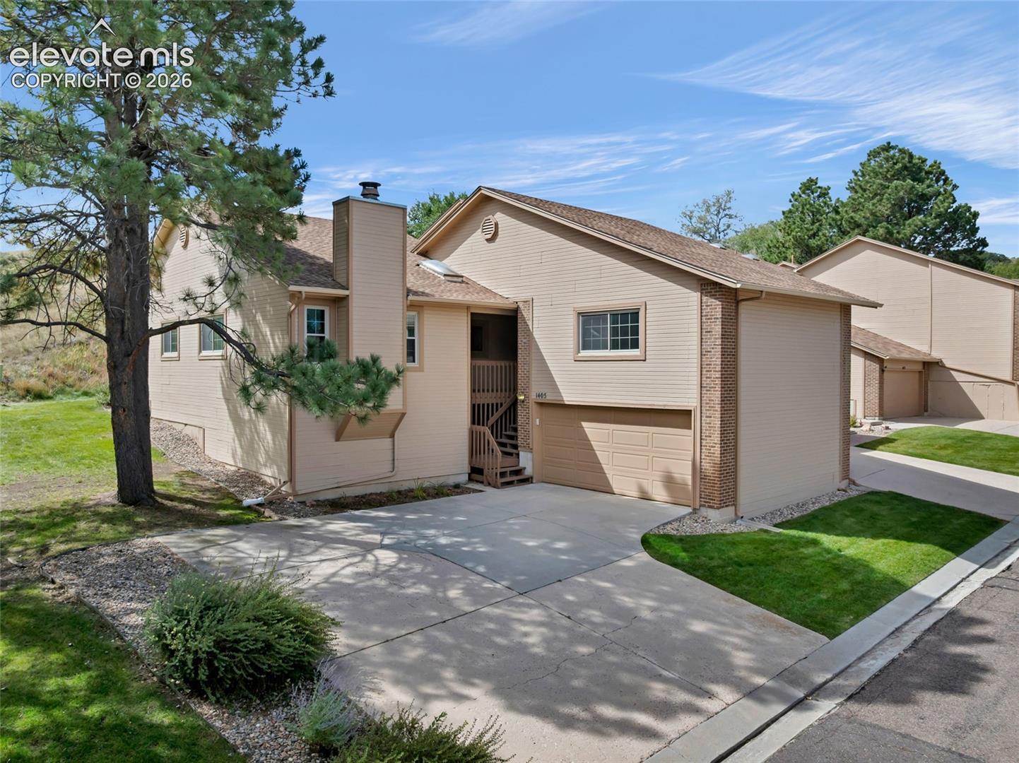 1405 Vondelpark Drive — photo