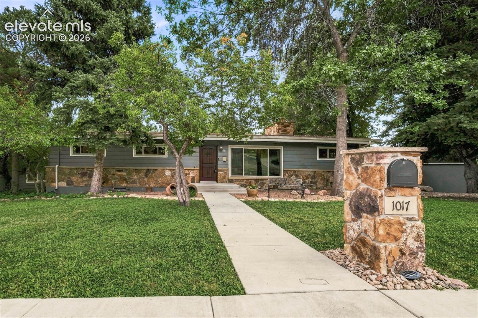 1017 Venus Drive — photo