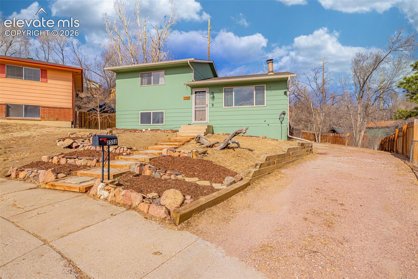 2552 Launcelot Court — photo