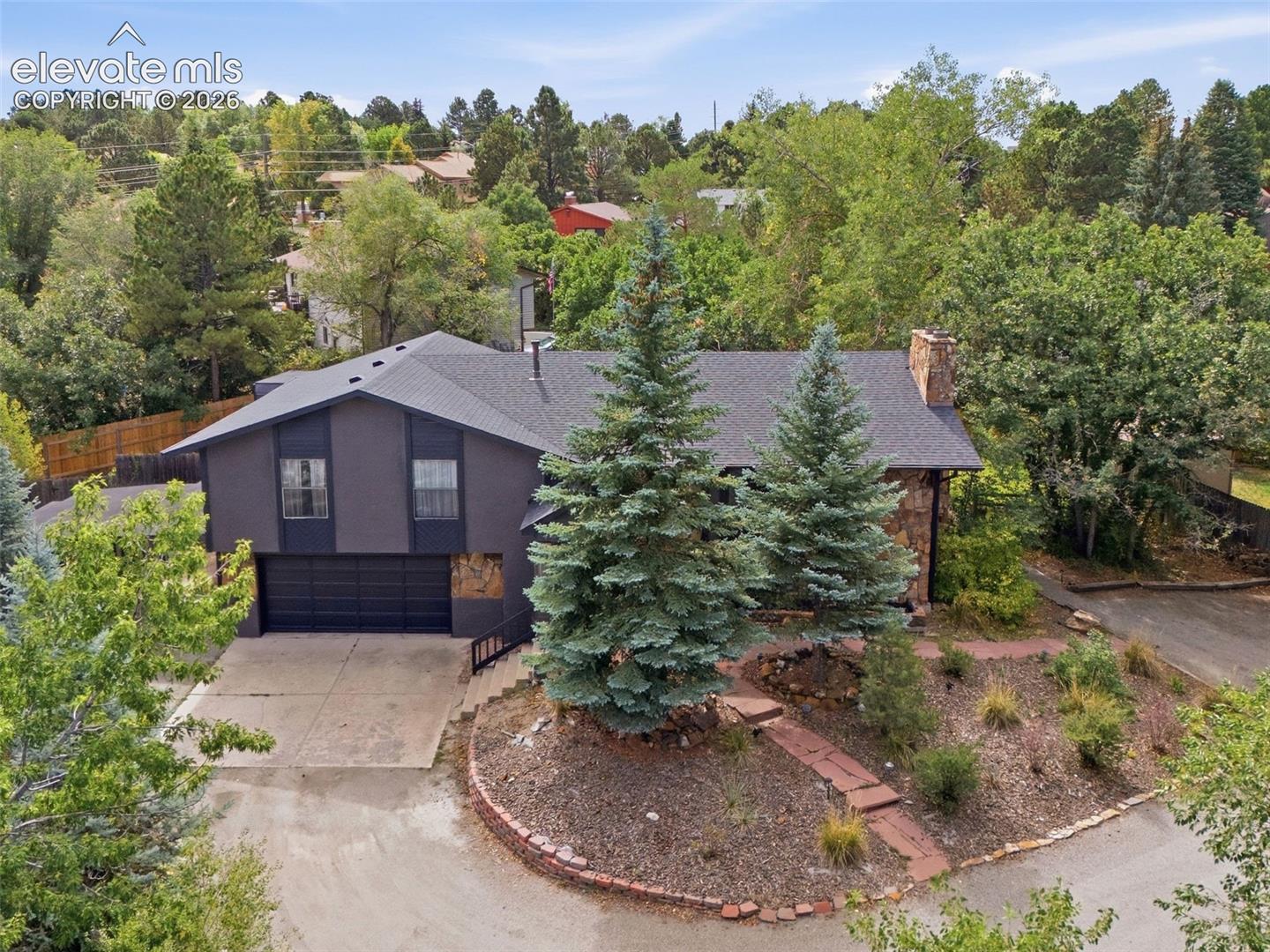 6145 Castlewood Lane — photo