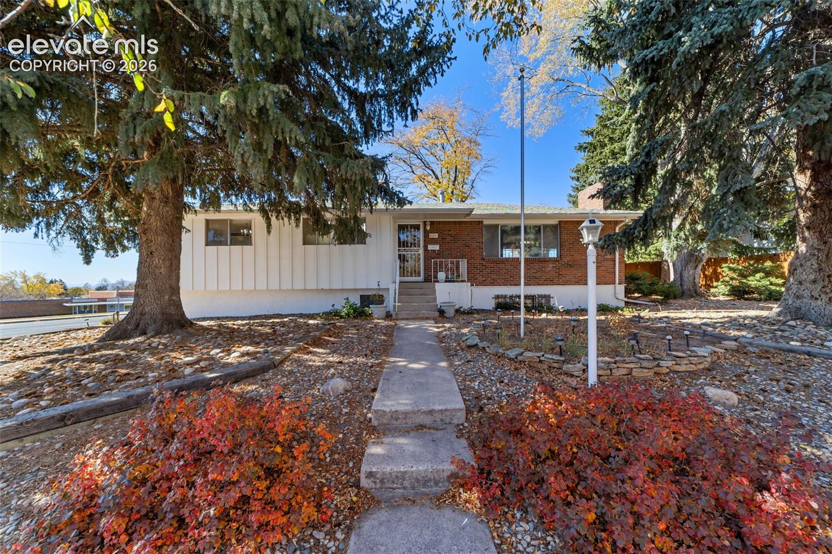 2302 Kent Lane — photo