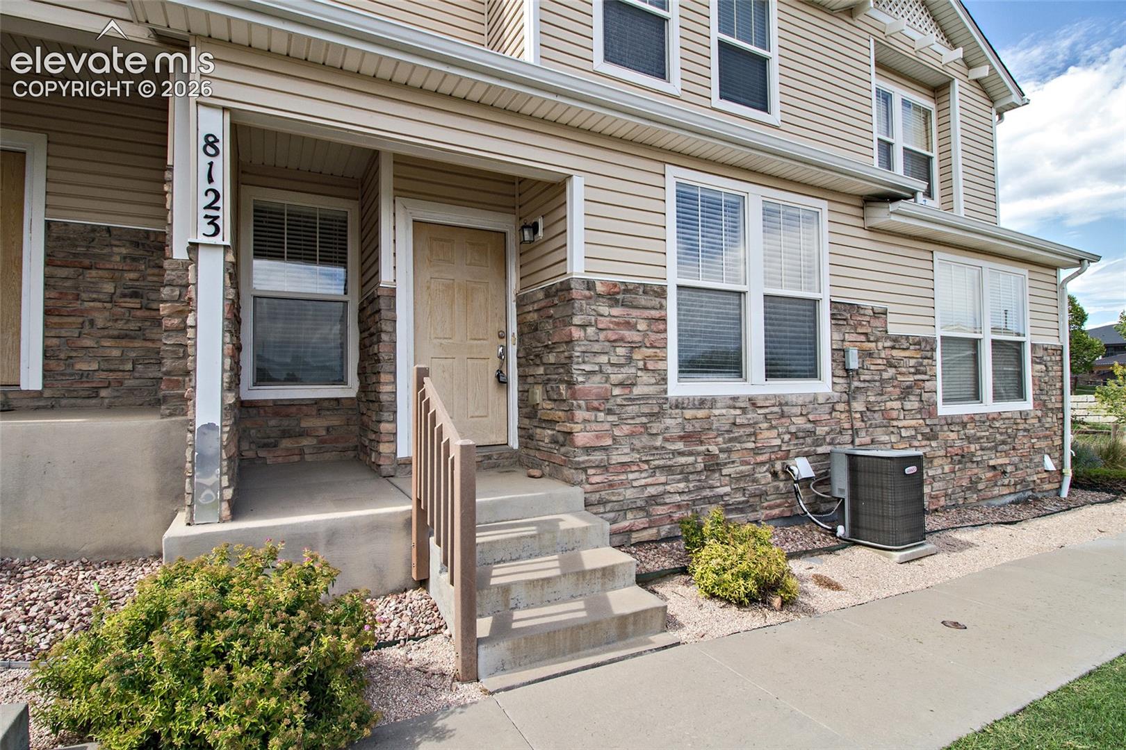 8123 Elk River View — photo