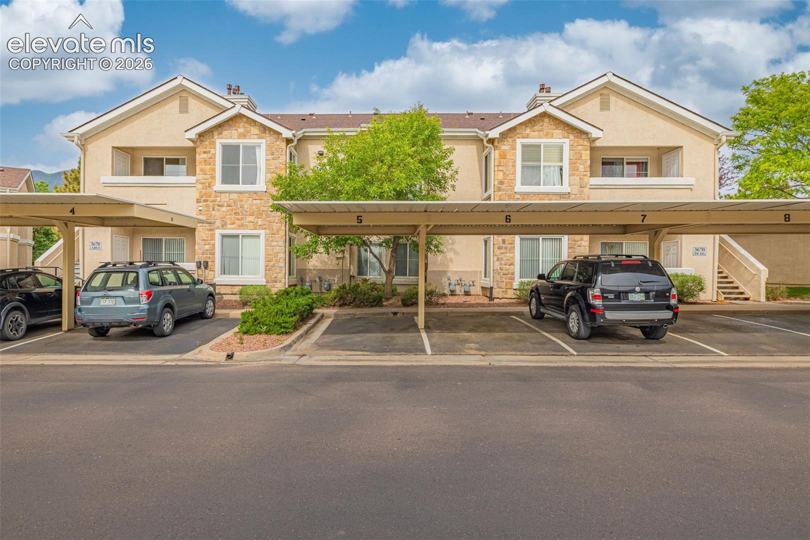 3670 Strawberry Field Grove F — photo