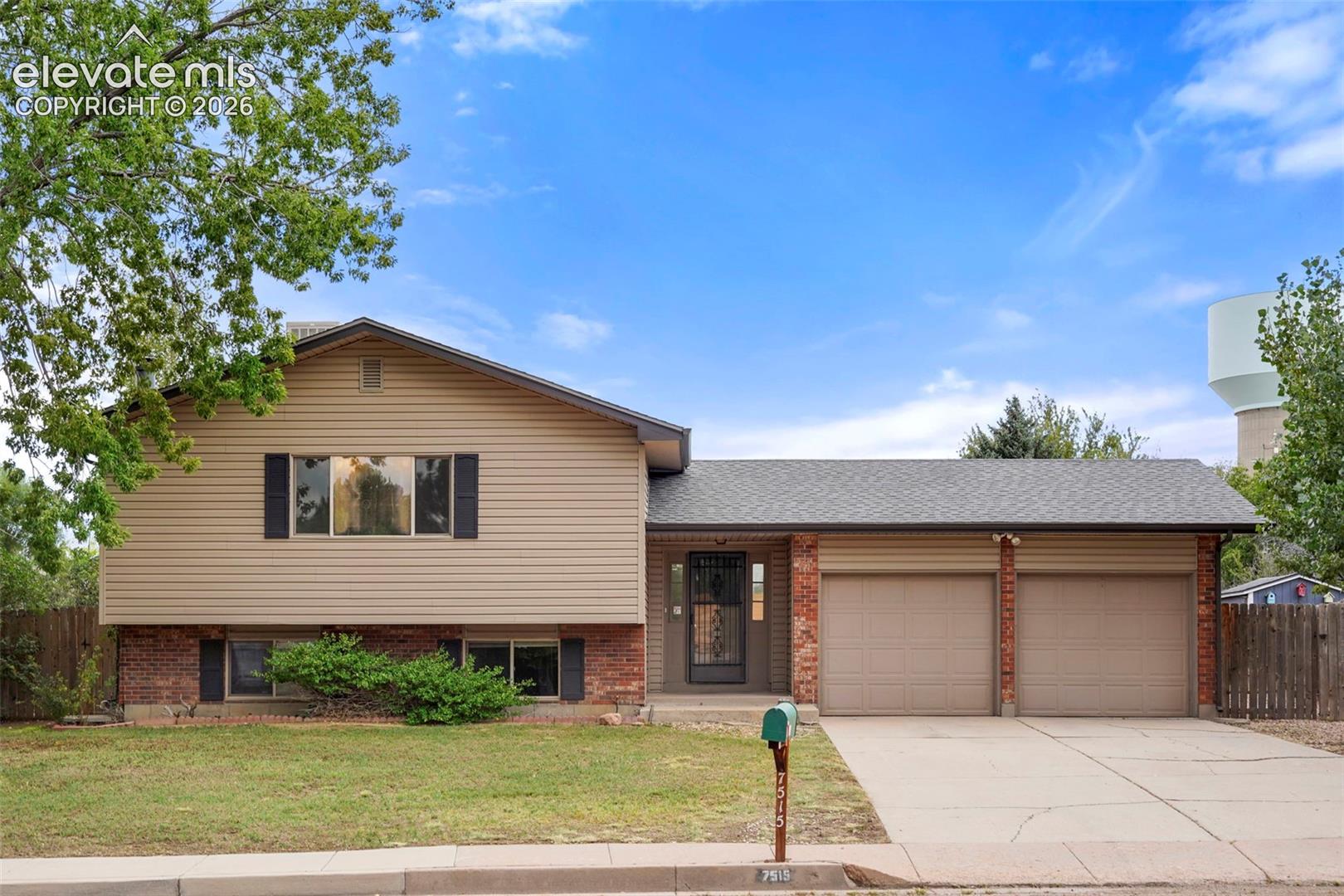 7515 Deer Trail — photo