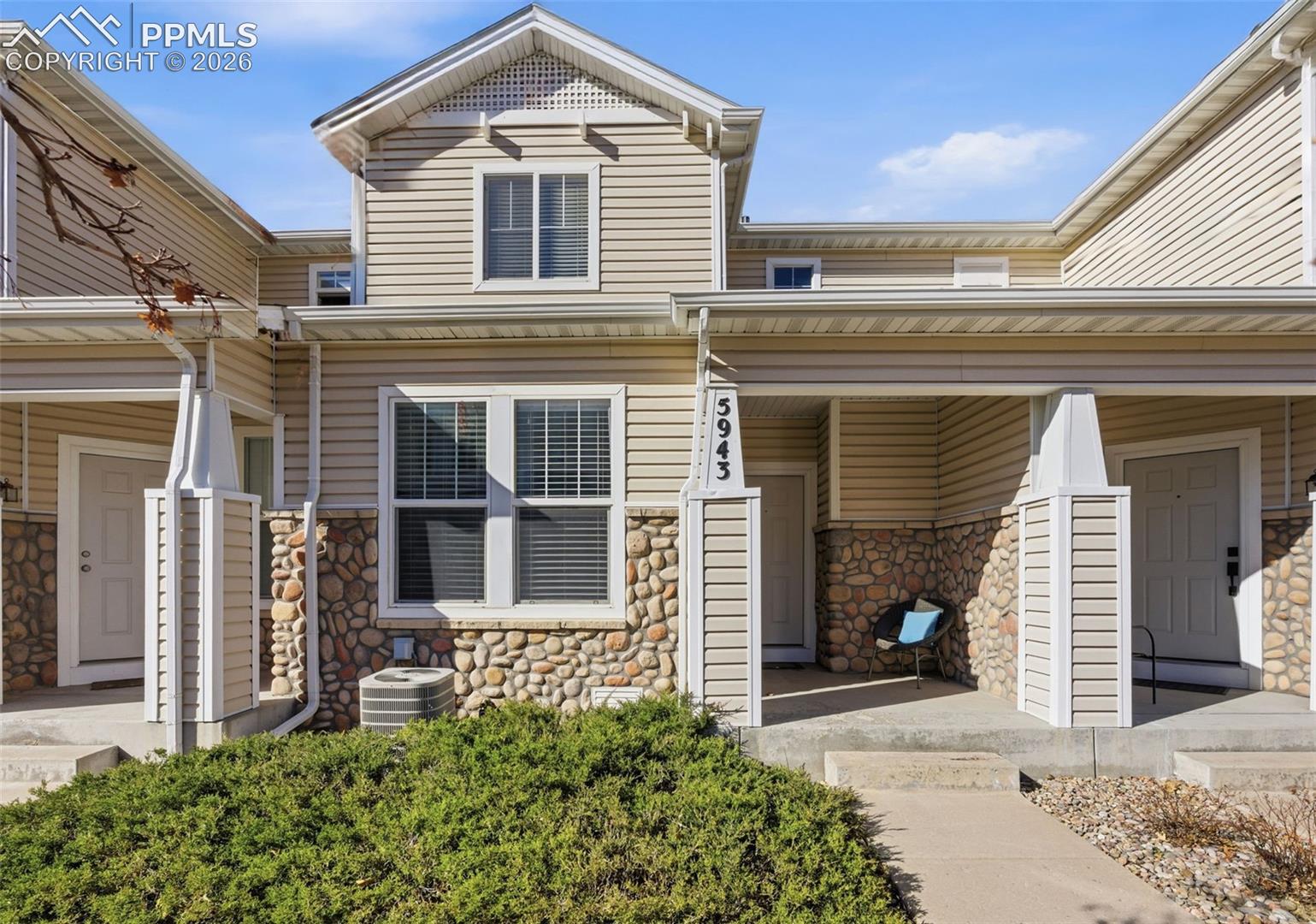 5943 Conductors Point — photo