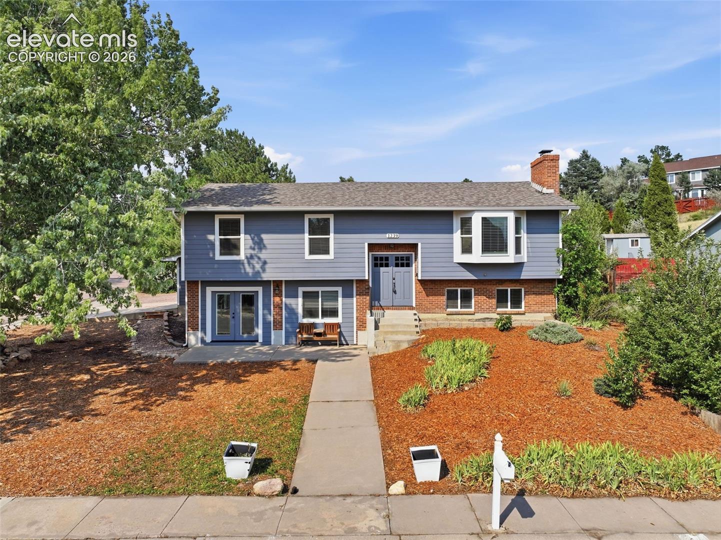1239 Suncrest Way — photo