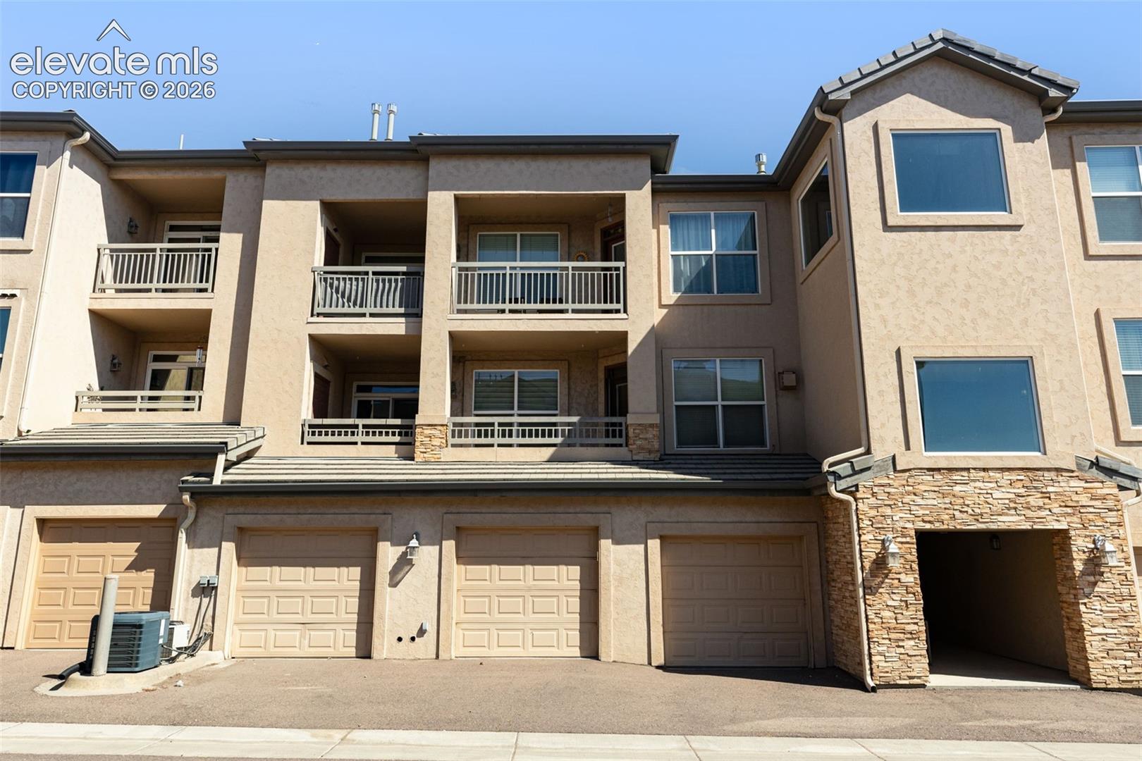 605 Cougar Bluff Point 108 — photo