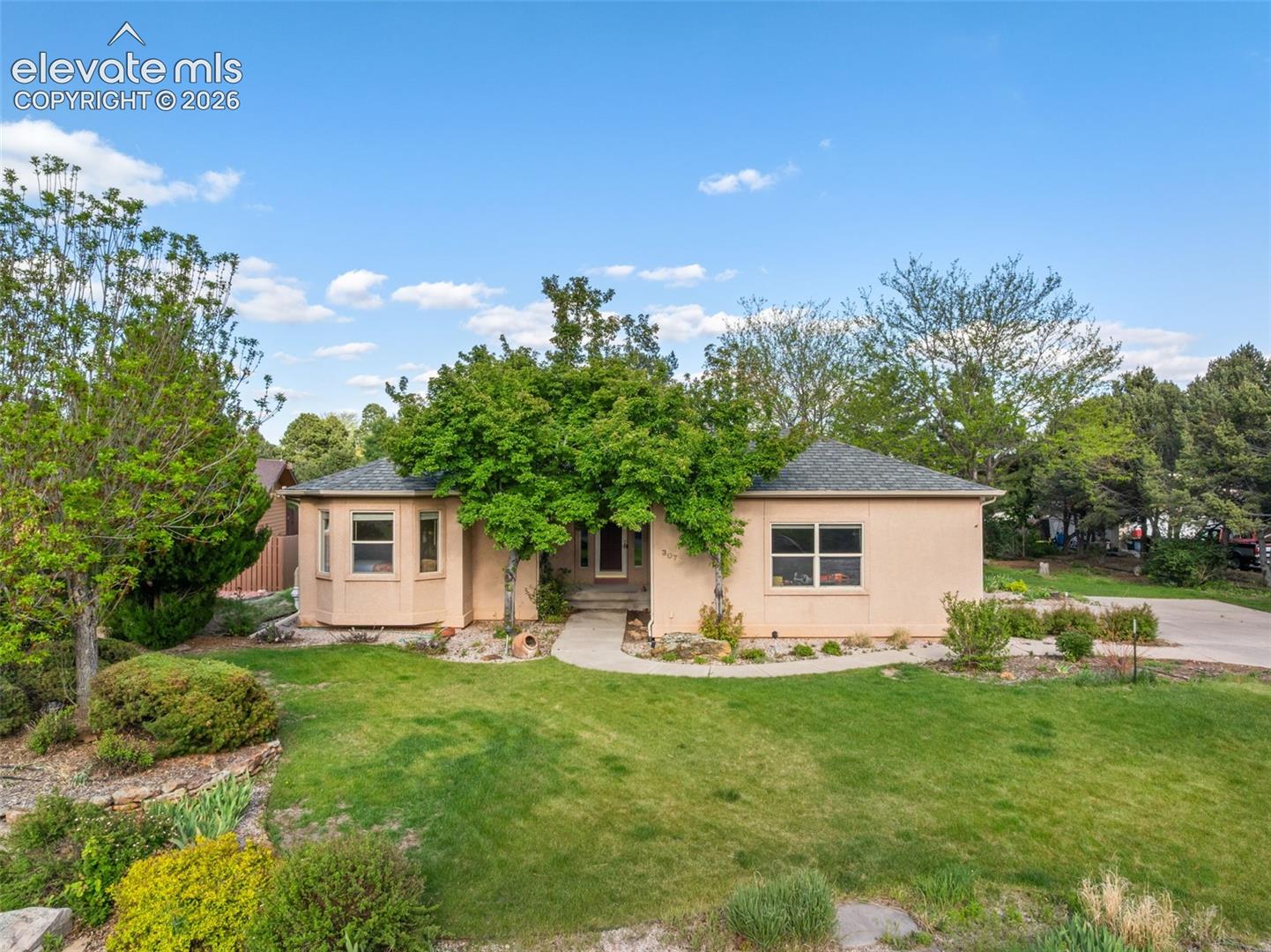 3075 Valleybrook Lane — photo
