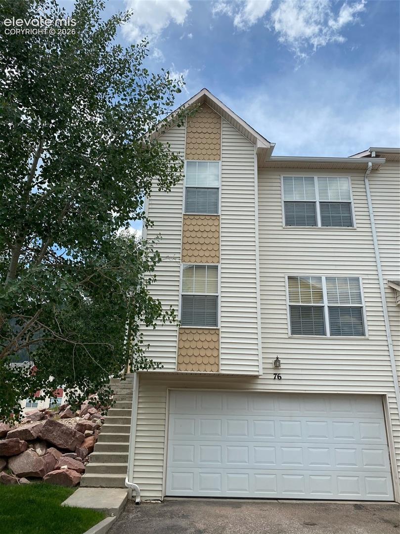 76 Vale Circle — photo
