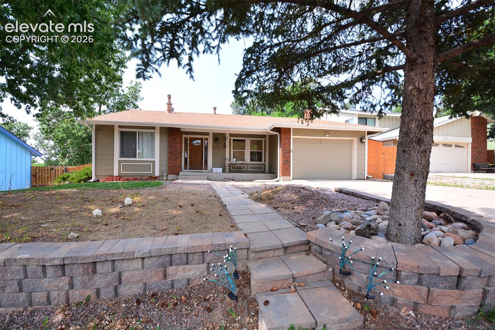 647 Red Cliff Road — photo