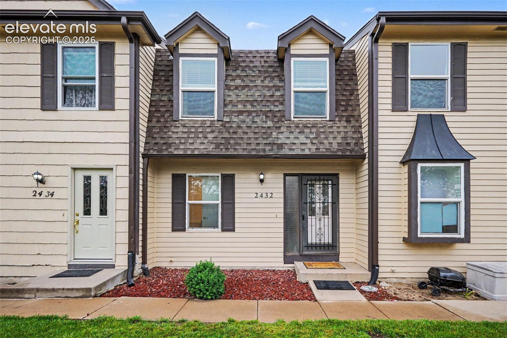2432 Lexington Village Lane — photo