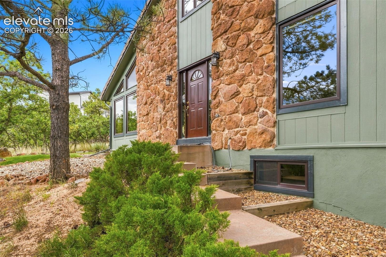 1440 Oak Hills Drive — photo