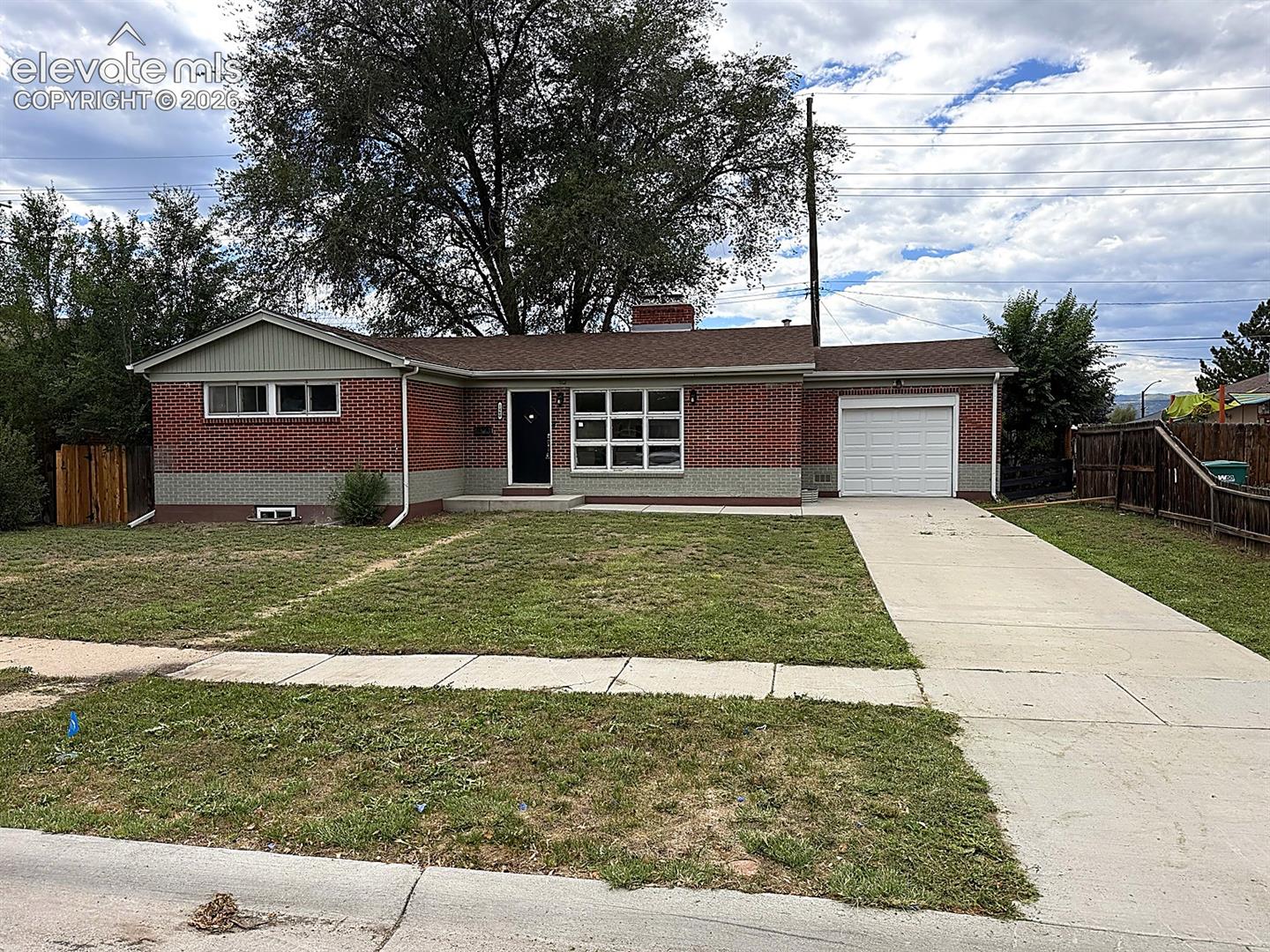 1460 Bellaire Drive — photo
