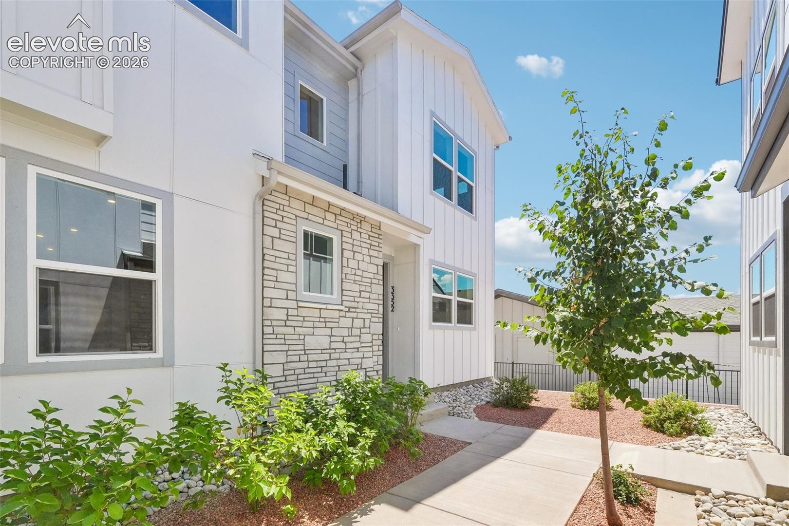 3352 Drumlin Grove — photo