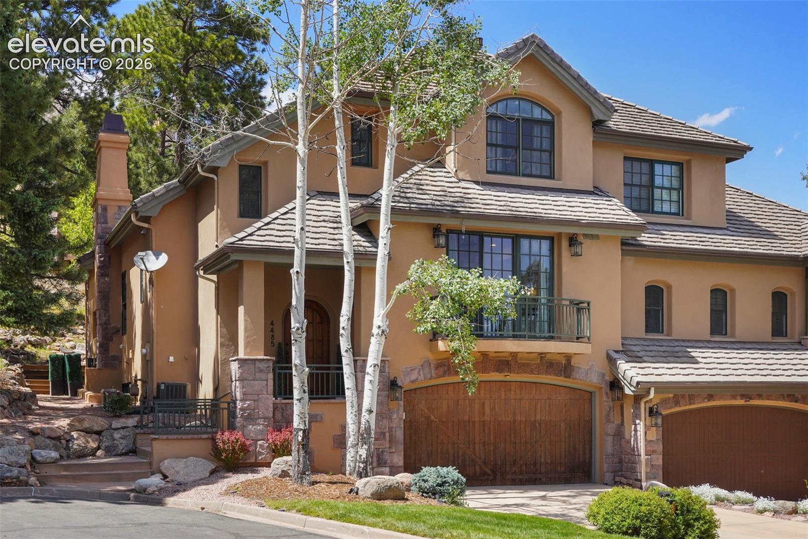 4485 Carriage House View — photo