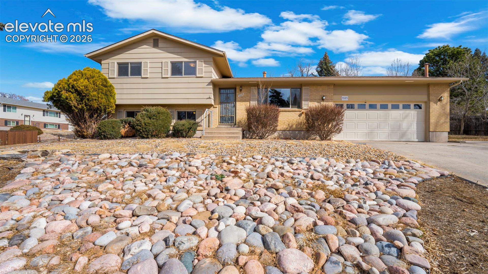 3325 Raindrop Drive — photo