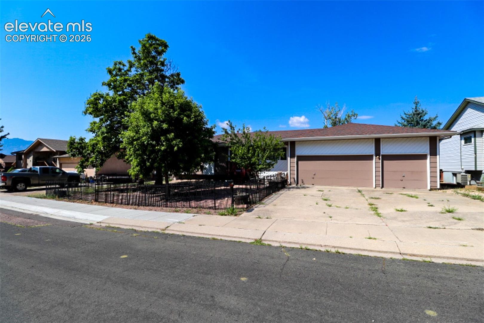1330 Friendship Lane — photo