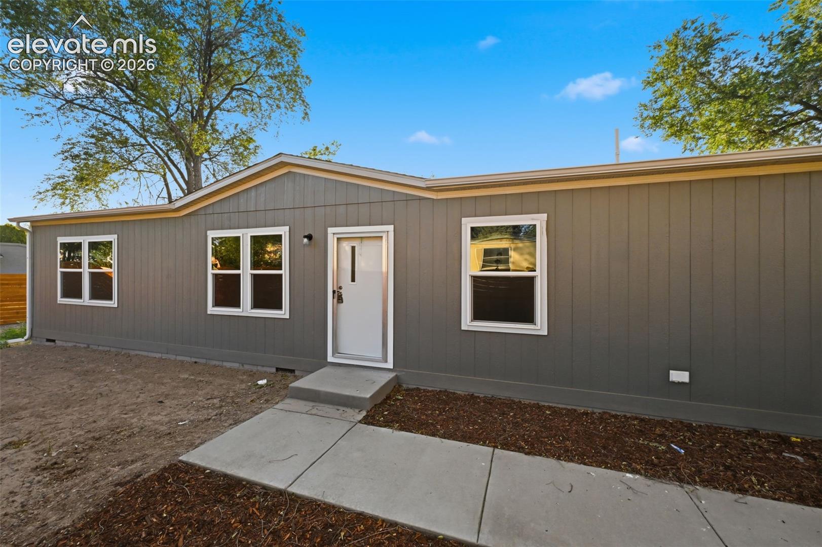281 E Stewart Drive — photo