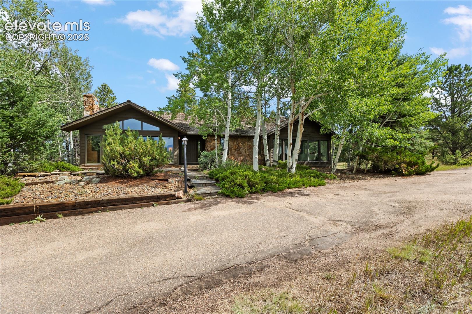 580 Mills Ranch Road — photo