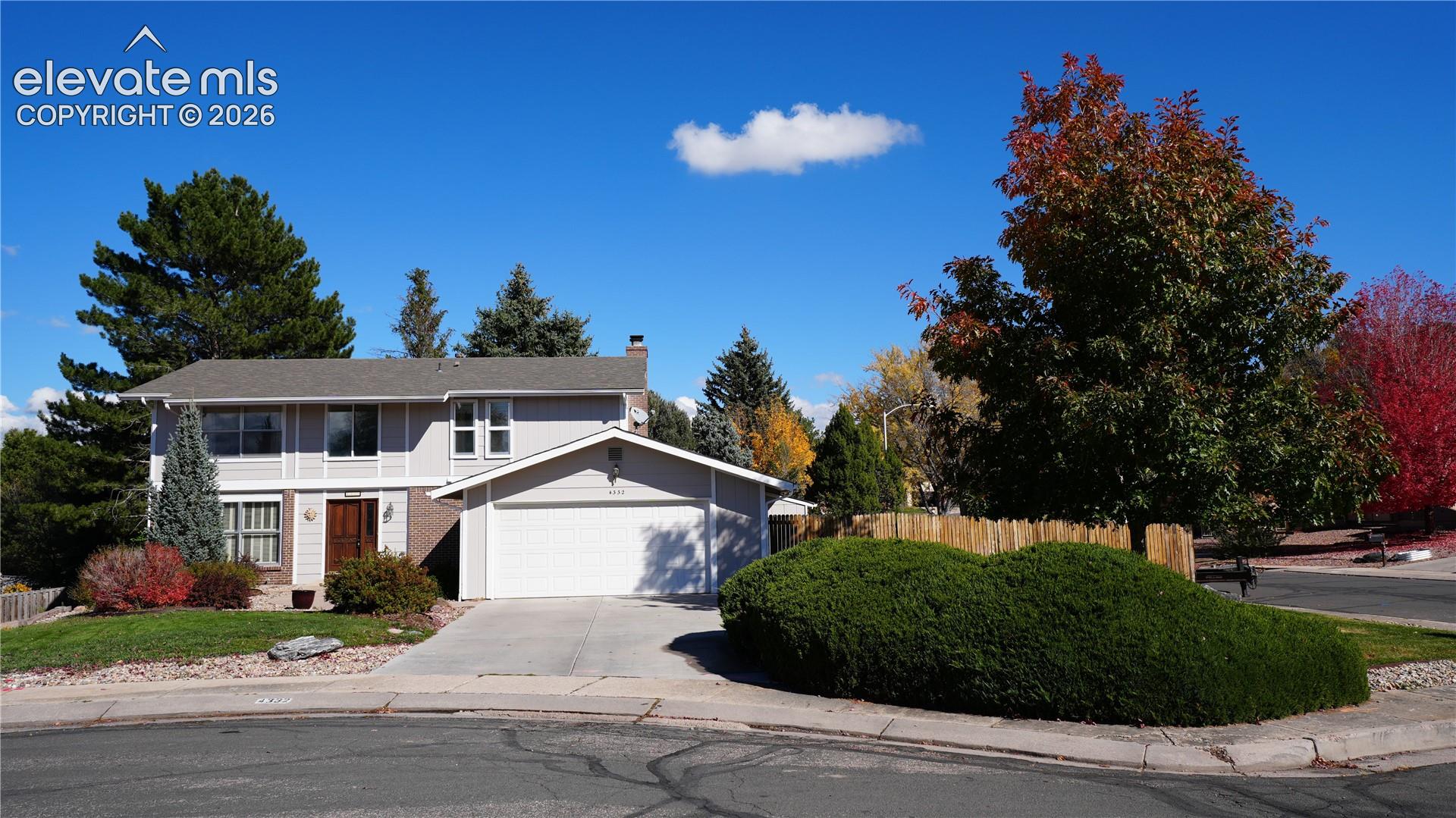4332 Winding Circle — photo