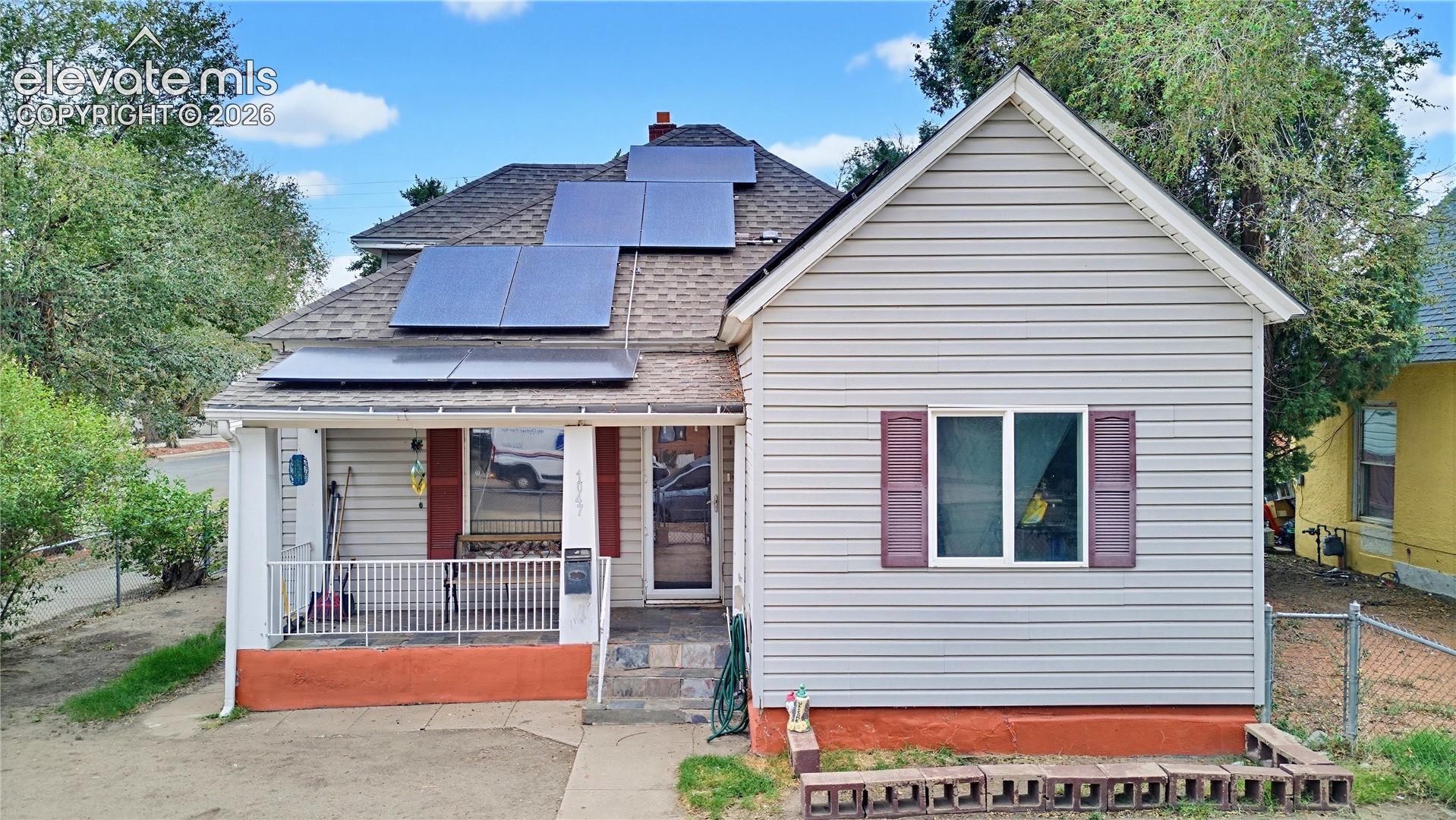 1047 Pine Street — photo