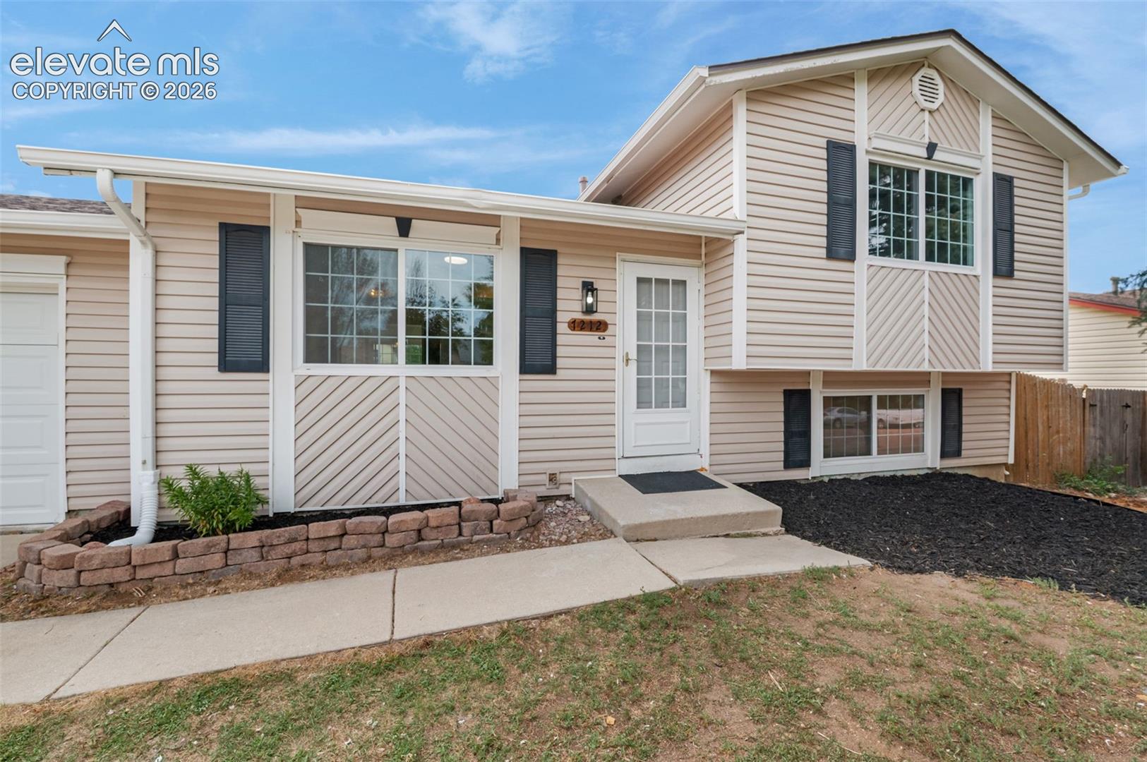 7212 River Bend Road — photo