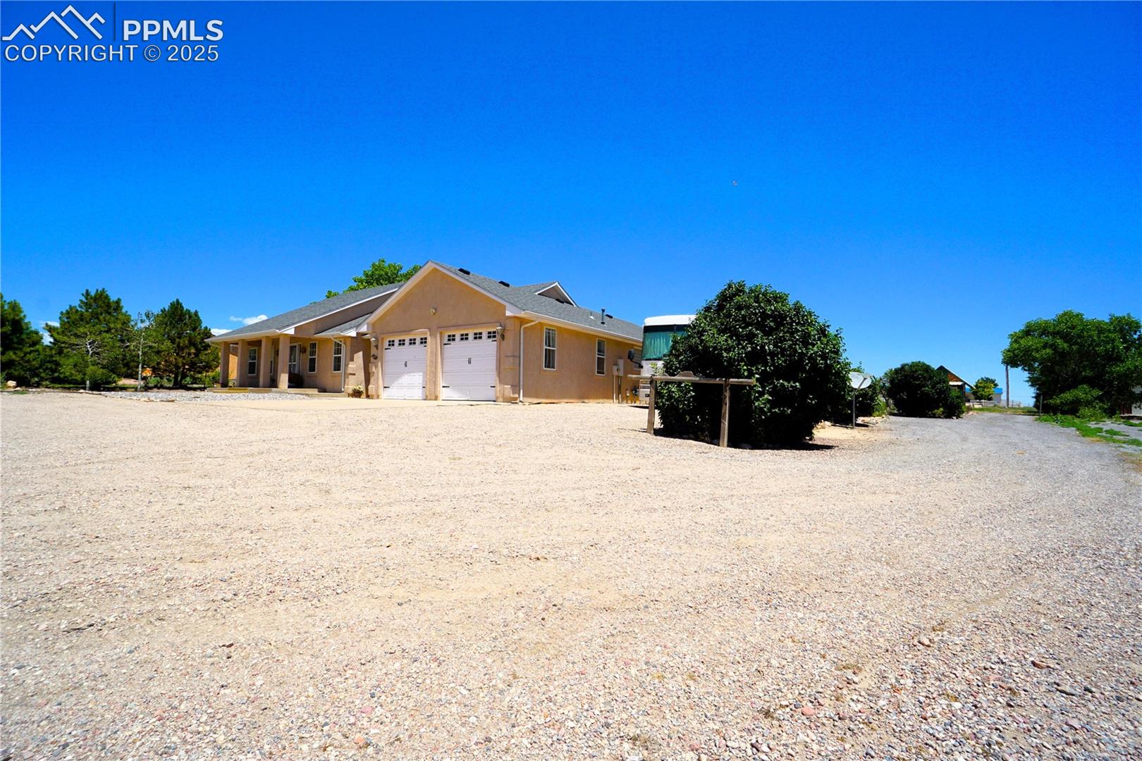 461 E Fredonia Drive — photo