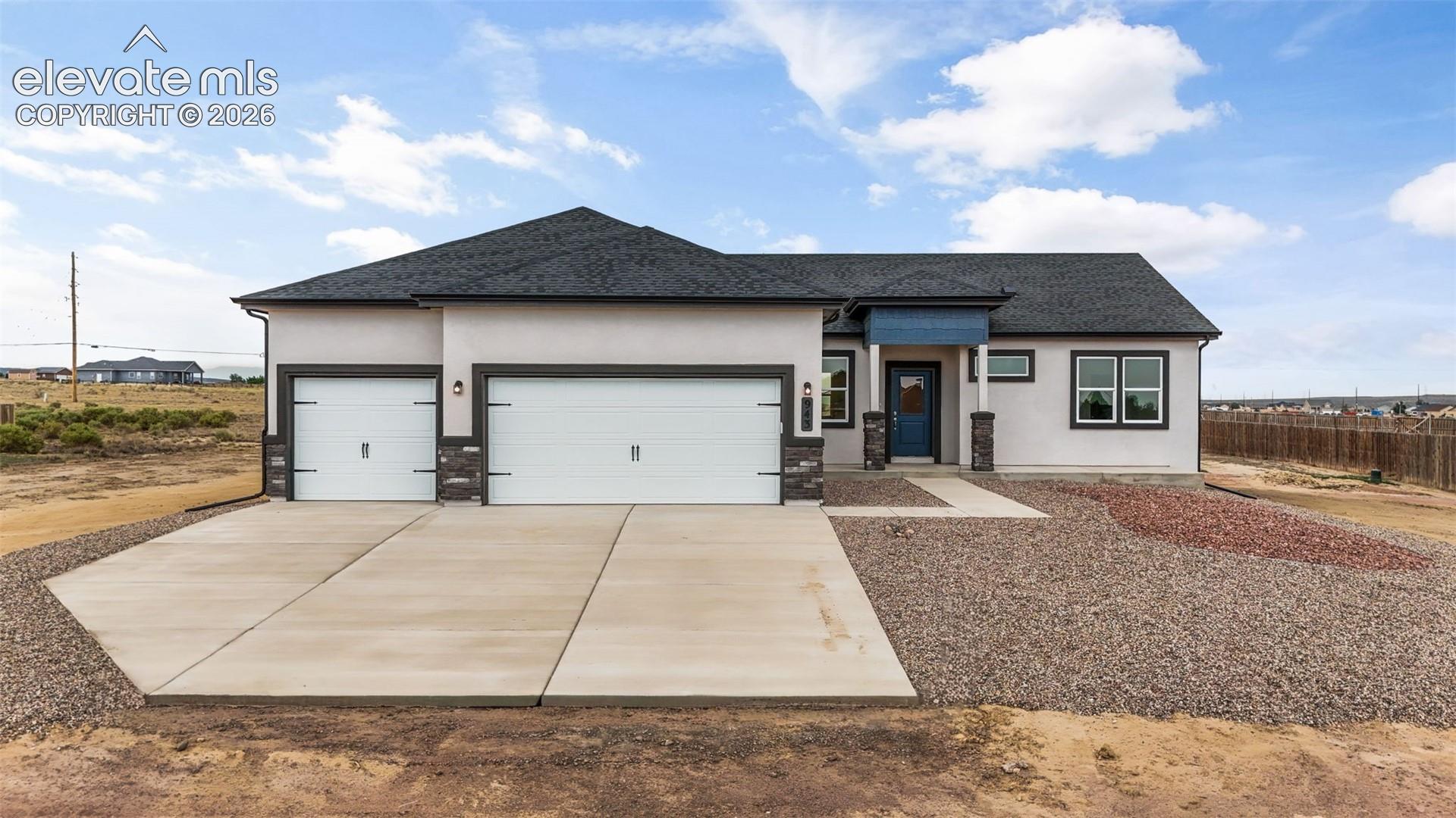 943 E Moonbeam Drive — photo