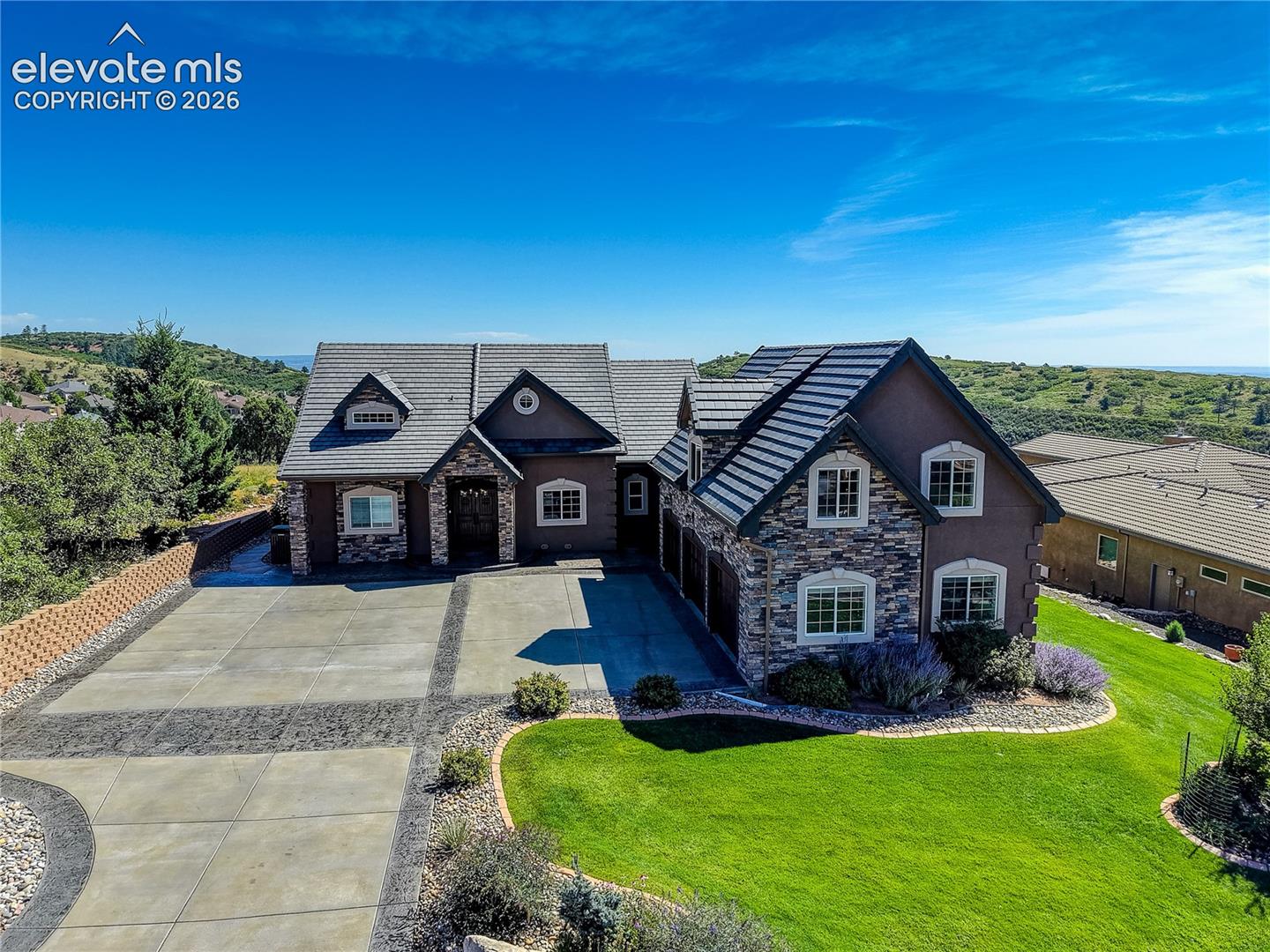 3725 Twisted Oak Circle — photo