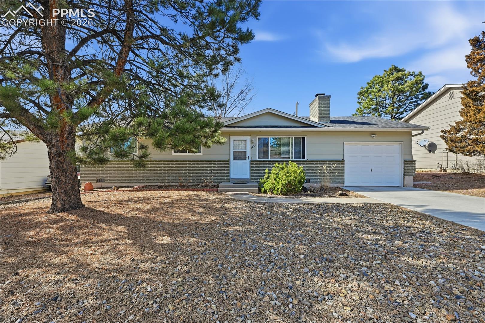 4020 E Darby Circle — photo