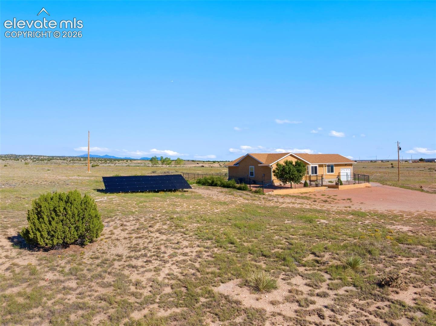 1689 N Calle Rosa Place — photo