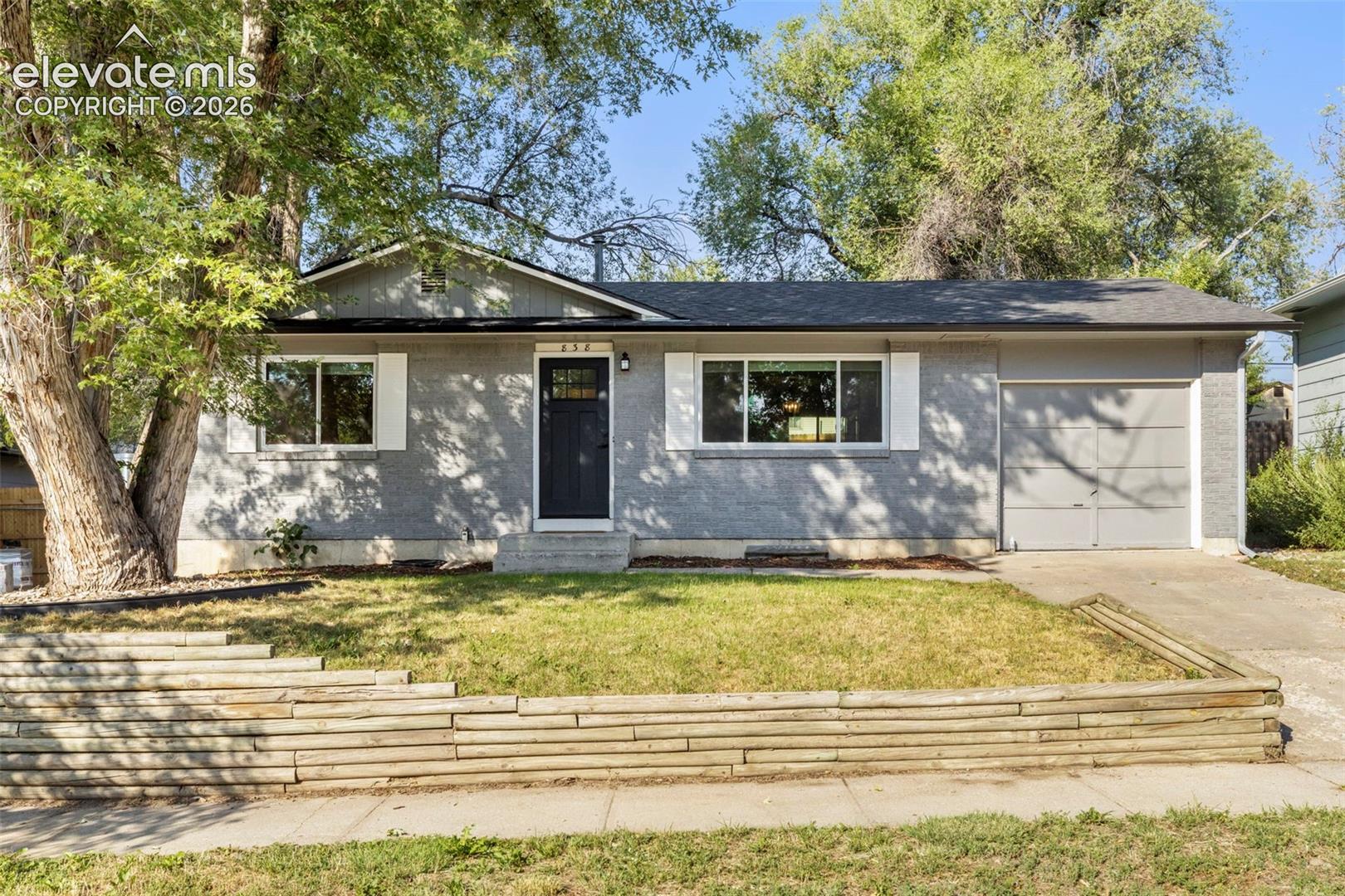 838 Kingsley Drive — photo