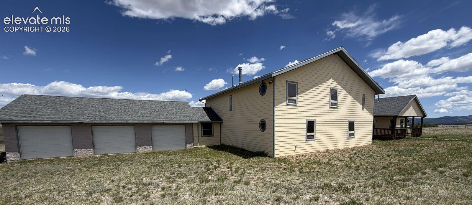 415 Oak Grove Circle — photo